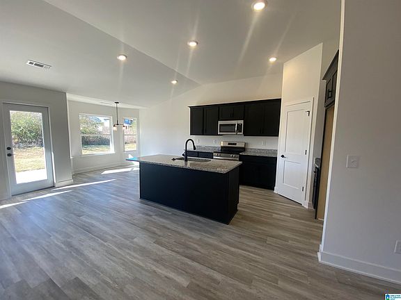 5th image of 668 Jamestown Cir