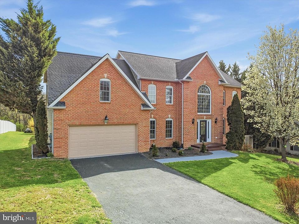 7980 Golf Vista Dr, Greencastle, PA 17225 | MLS #PAFL2033758 | Zillow