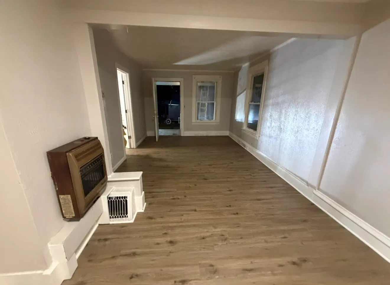 3 bed, 957 sqft, $1,200 — Photo 3