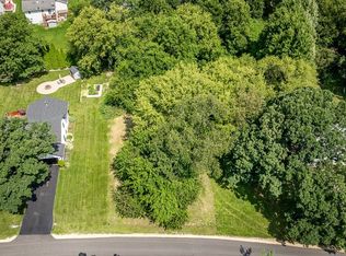 139 Pembroke Rd SW, Poplar Grove, IL 61065