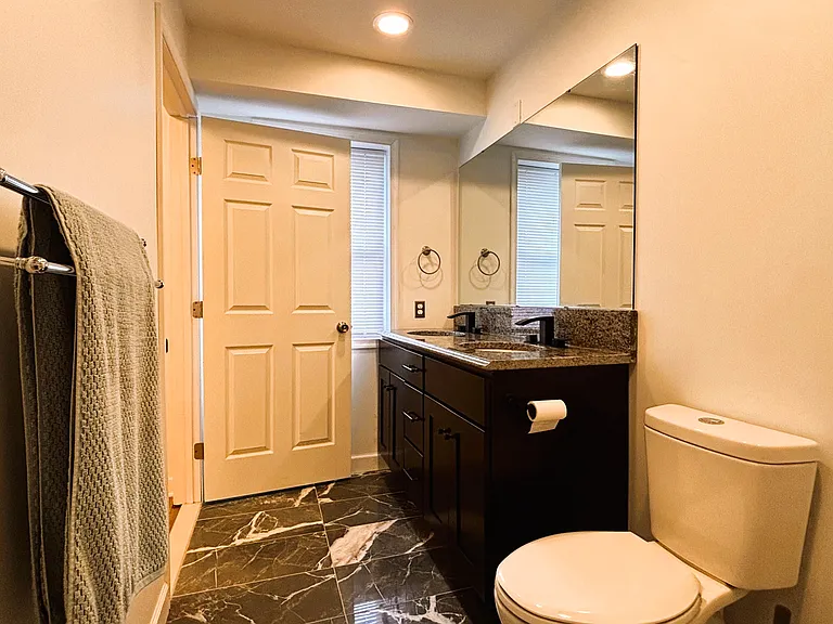 1714 E Pratt St — Photo 12