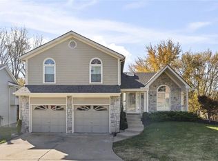 805 NE 41st St, Kansas City, MO 64116