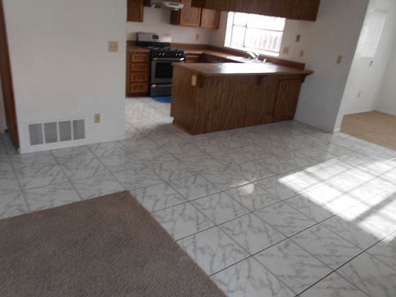 5th image of 2090 Bluehaven Ct
