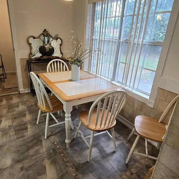 113 Wyckfield Rd — Photo 3