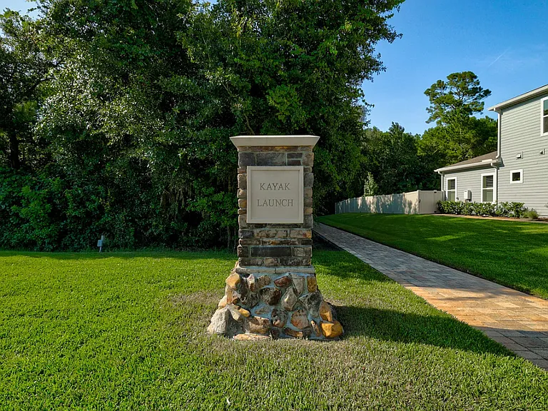 excusive access to the Kayak launch area to the executive/premium homes.