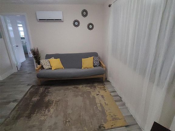 3rd image of 49 E 27th Street