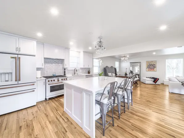 5837 Clendenin Ave, Dallas, TX 75228