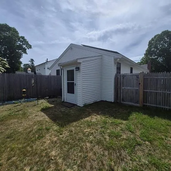12 Grant St — Photo 6