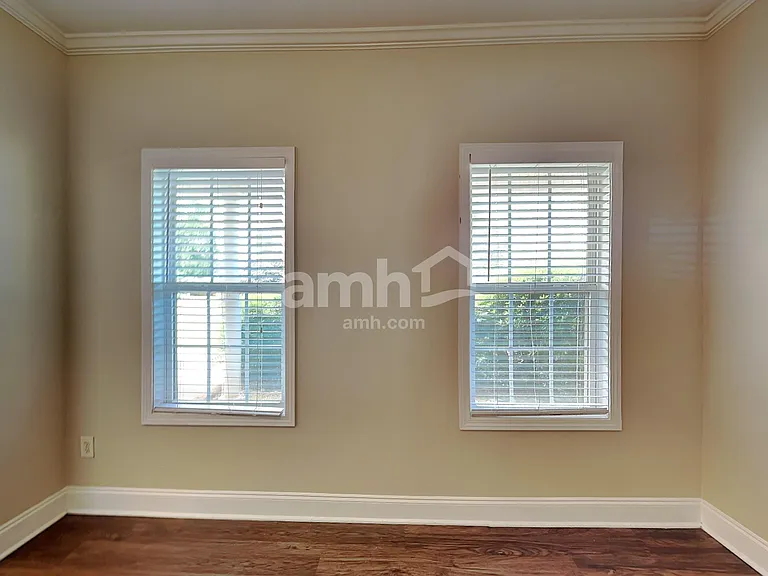 712 Gatwick Ct — Photo 10