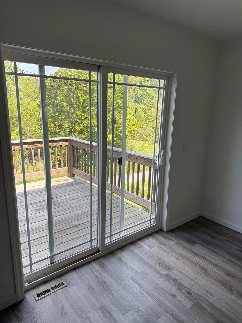 204 Whispering Meadows Pkwy — Photo 4