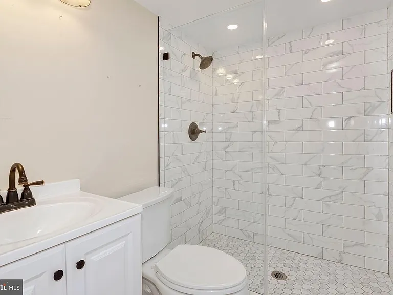 3710 Burrows Ave — Photo 23