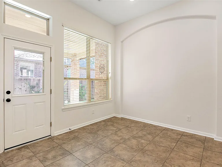 35 E Wolf Cabin Cir — Photo 16