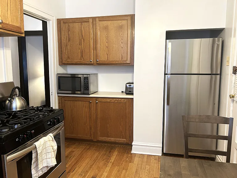 1913 W Larchmont Ave #2A — Photo 4