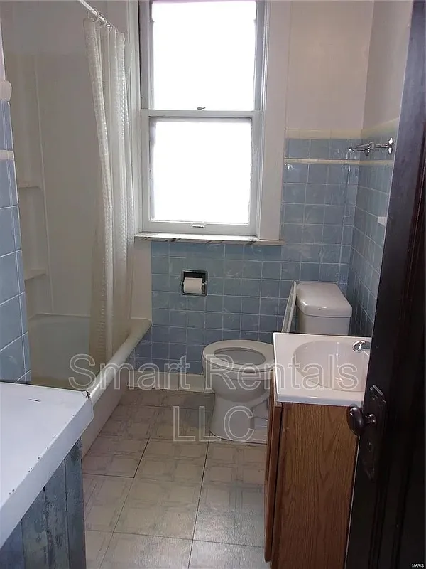 3 bed, 1.0 bath, 1200 sqft, $1,349 — Photo 4