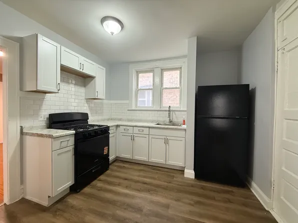 2843 W Berteau Ave #2, Chicago, IL 60618