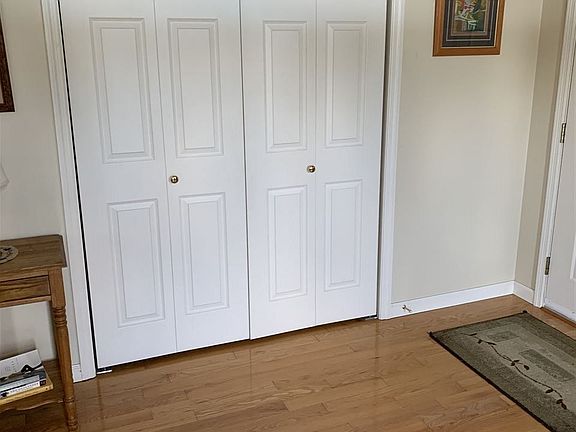3rd image of 34 Nell Manor Dr