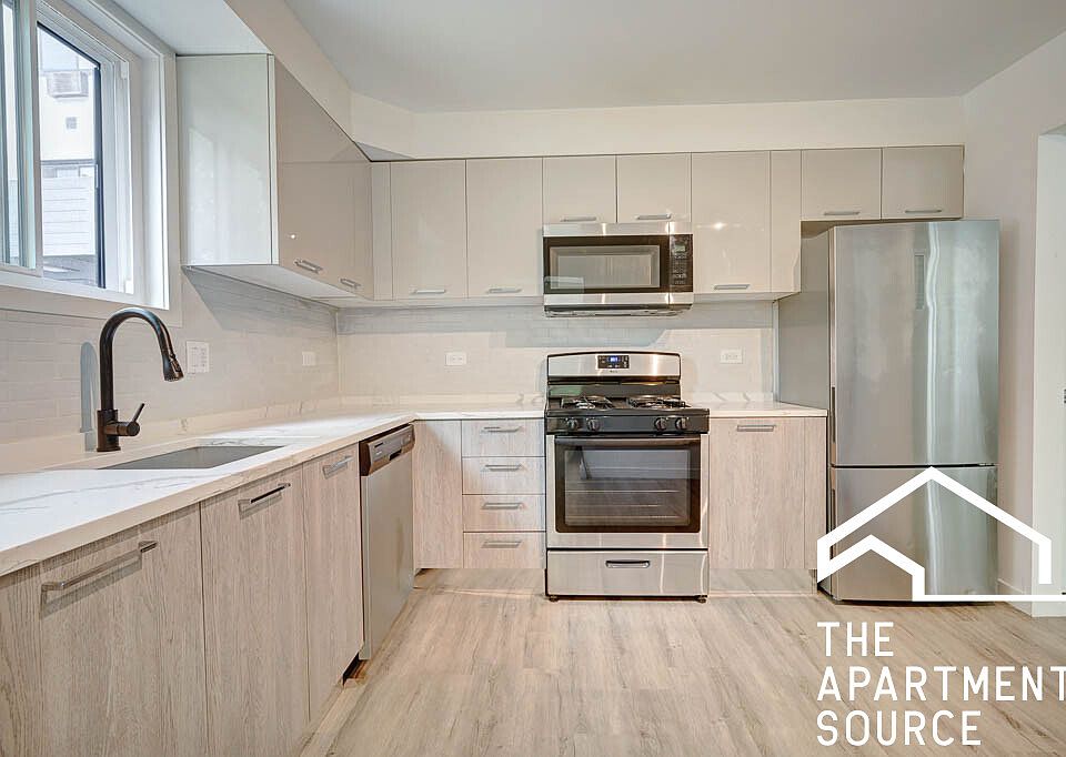 1st image of 7621 N Sheridan Rd APT 1J
