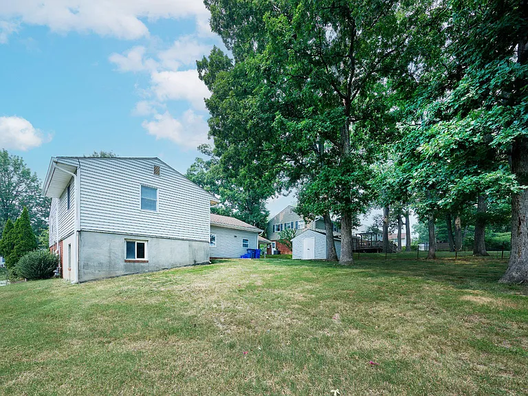 2924 Gracefield Rd — Photo 55