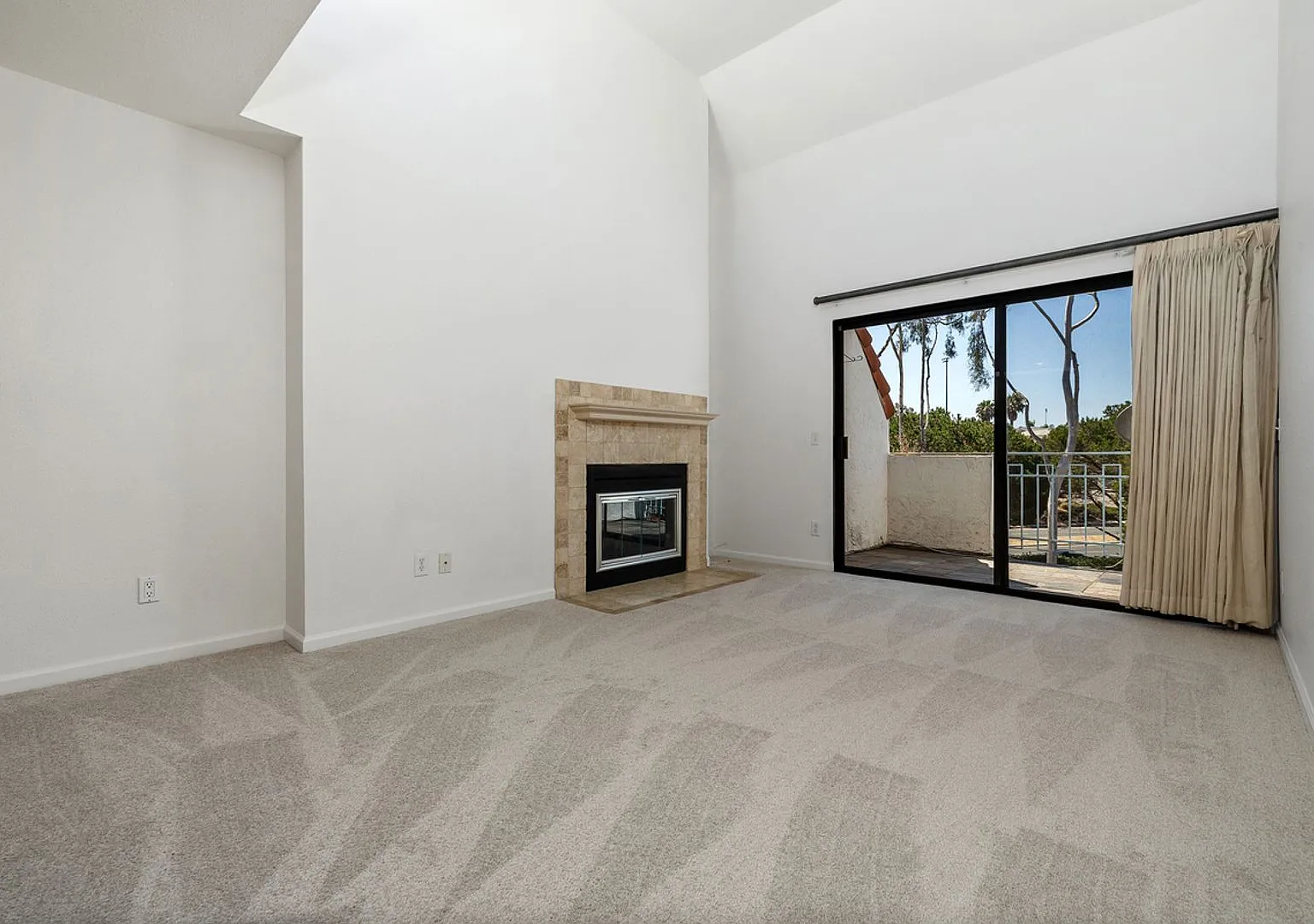 3rd floor Condo in UTC — Photo 1