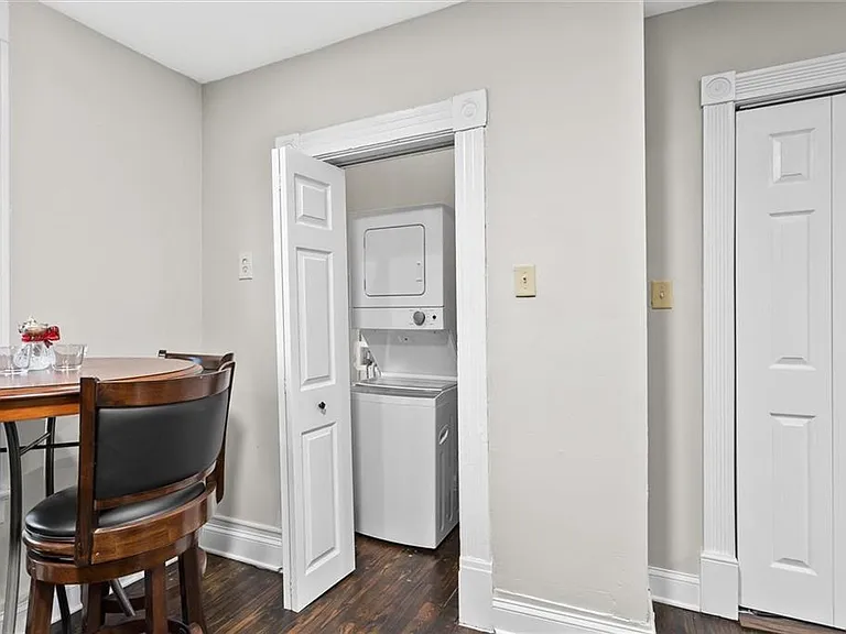 867 Beecher St SW — Photo 41
