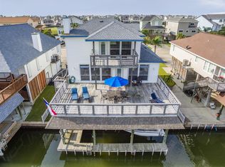 510 Westerly Dr, Tiki Island, TX 77554