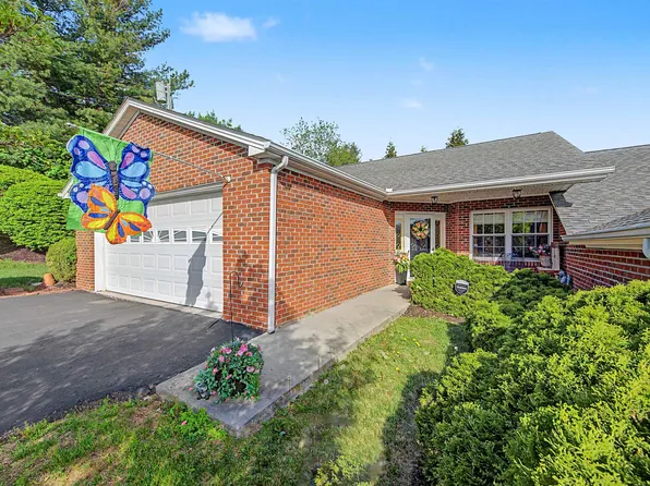 155 Jennifer St SE, Christiansburg, VA 24073