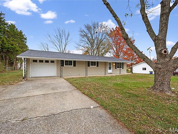 4th image of 12 Tomahawk Ln