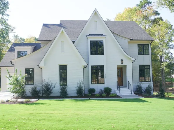 1325 Sanctuary Pond Dr, Raleigh, NC 27603
