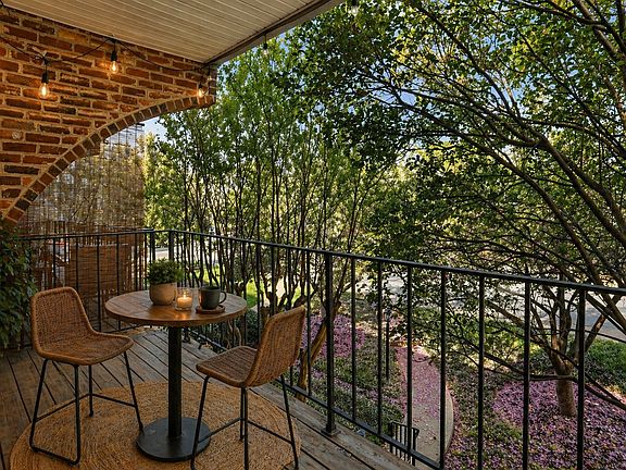 Balcony - Virtual Staging