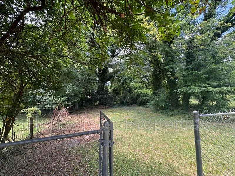 3 bed, 1.0 bath, 1347 sqft, $1,450 — Photo 4