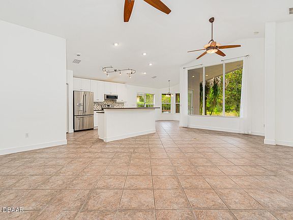 4th image of 26 Pine Harbor Dr