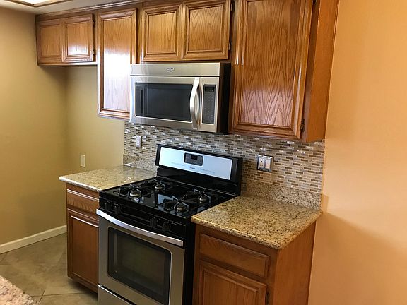 5th image of 6202 Fulton Ave APT 102