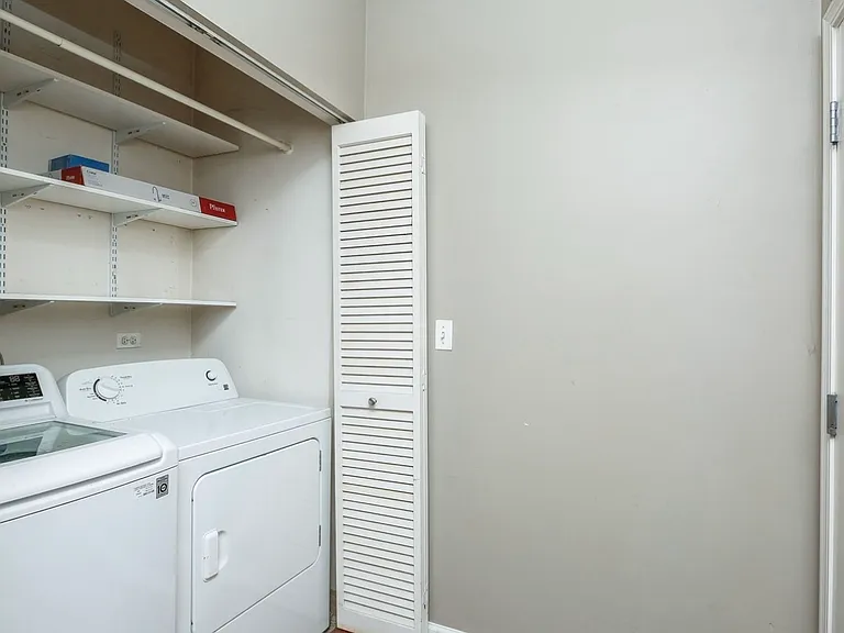 1407 S Halsted St #1B — Photo 8