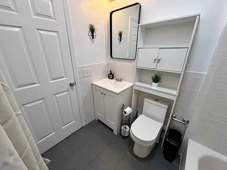 40 Manhattan Ave #2 — Photo 17