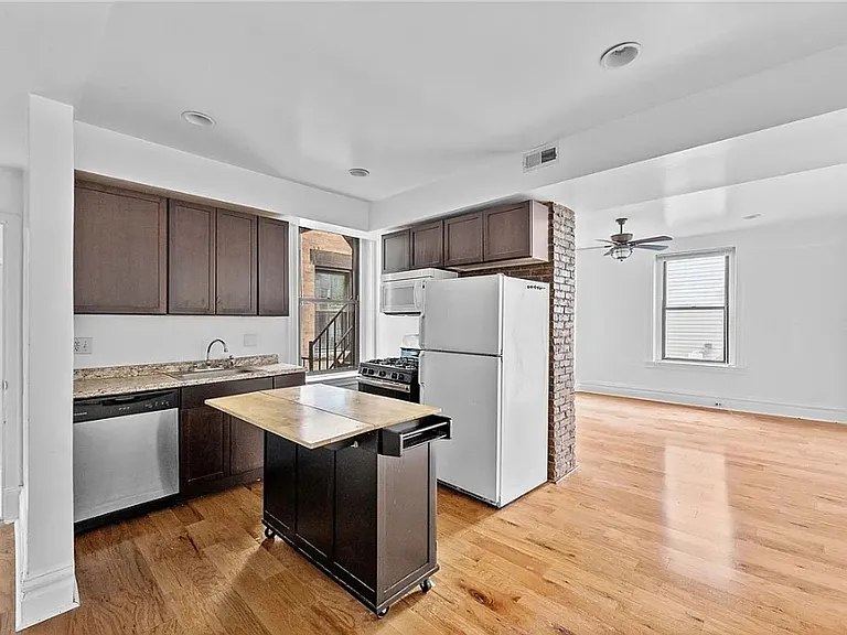 121 Grandview Ave #9 — Photo 3