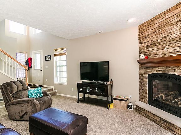 2nd image of 1691 Laughton Cir