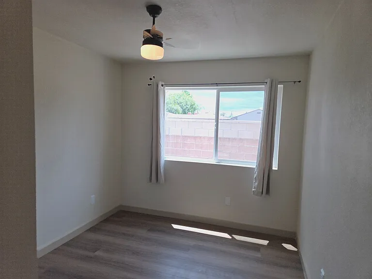 1805 Saint James Pl — Photo 25
