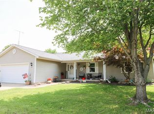 708 Ash St, Greenville, IL 62246