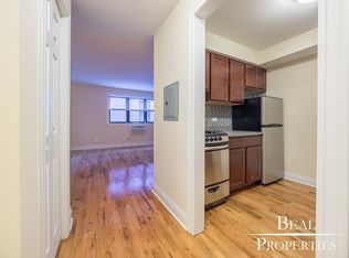 555 W Arlington Pl APT 304, Chicago, IL 60614