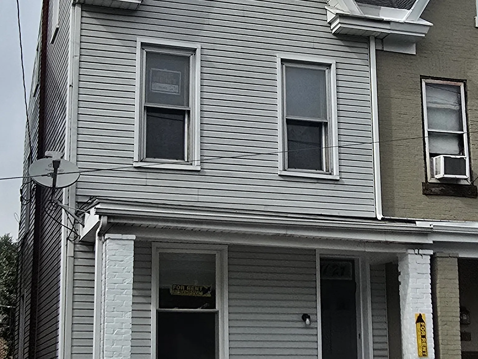 2 bed, 900 sqft, $1,350 — Photo 1