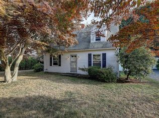 550 Maple Ave, Barrington, RI 02806