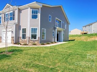 151 Creekview Rd, Hendersonville, NC 28792