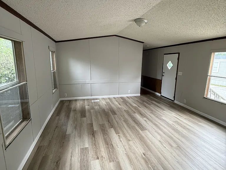 109 S West Ave #10 — Photo 6