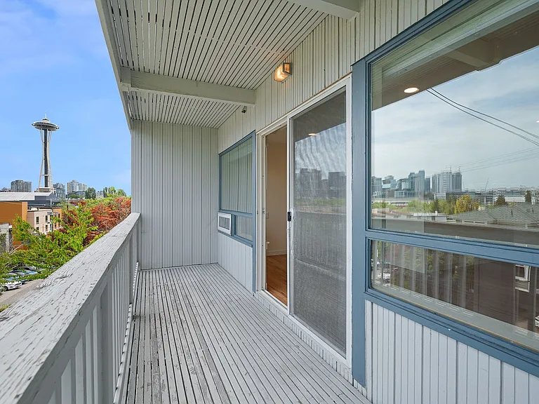 Bel Air Apartments — Photo 14