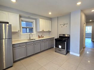 596 Avenue A #1R, Bayonne, NJ 07002