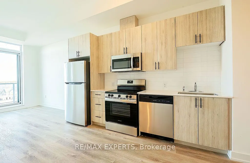 Photo 1 of 18 - 2475 Old Bronte Rd #801 - Oakville, ON Primary Photo - 2475 Old Bronte Rd #801