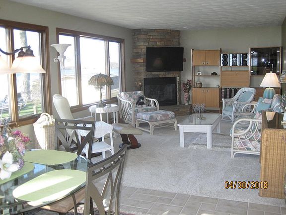 2nd image of 8730 Tobey Dr