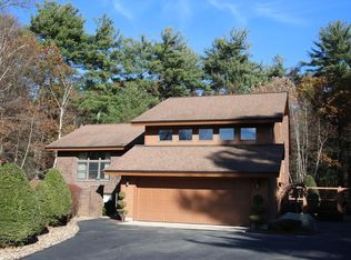 4 Fox Hollow Dr, Saugus, MA 01906