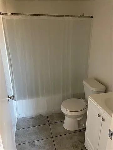 1728 Farragut St — Photo 9
