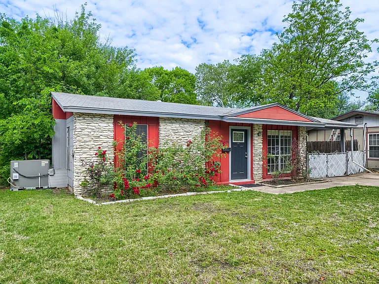 8308 Hathaway Dr — Photo 10